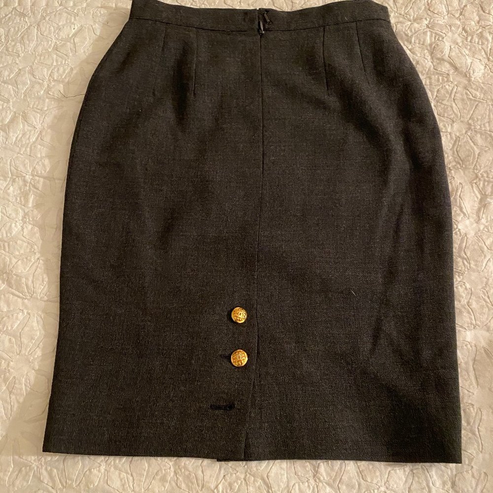 CHANEL Gray Wool Pencil Skirt with Gold Buttons